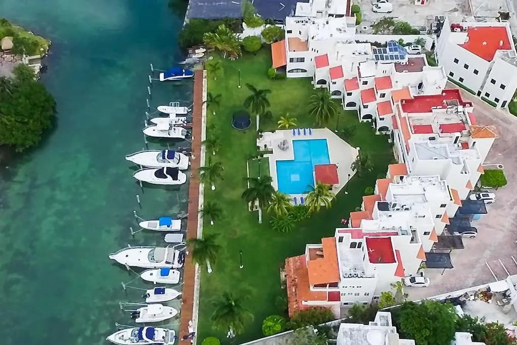 Charming Lagoon Front Villa By Casa Paraiso Cancún