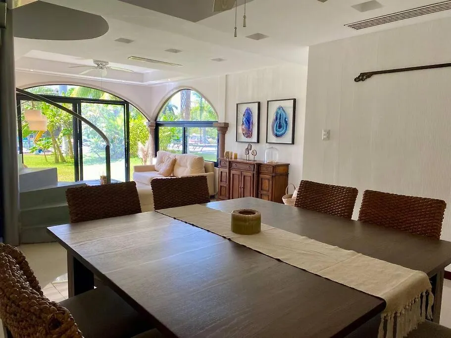 Charming Lagoon Front Villa By Casa Paraiso Cancún