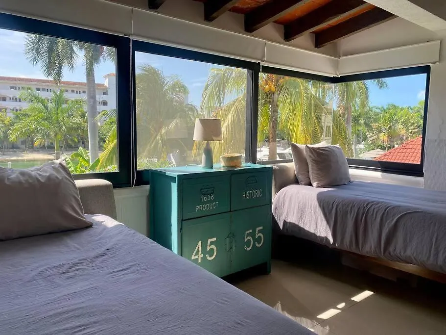 Charming Lagoon Front Villa By Casa Paraiso Cancún